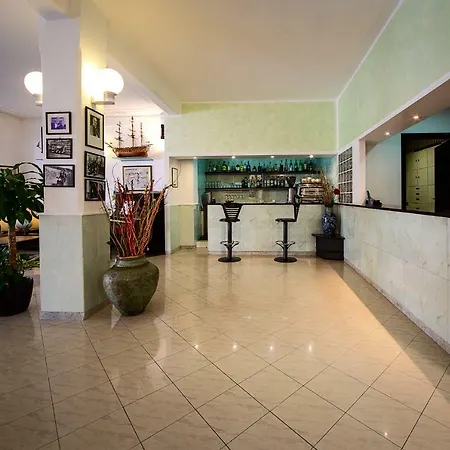 Marina Hotel 3*