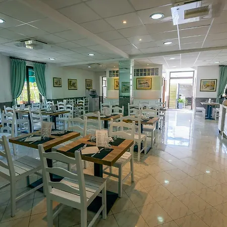 Marina Hotel