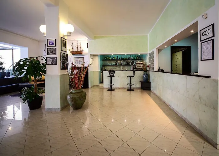 Marina Hotel 3*
