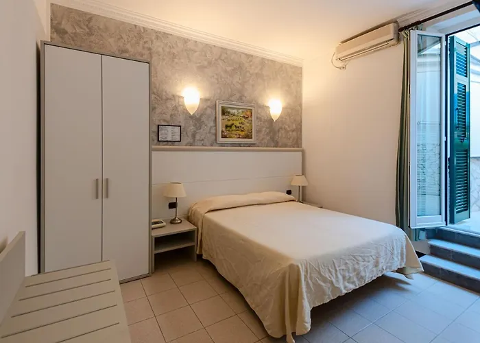 Marina 3* Сестри-Леванте